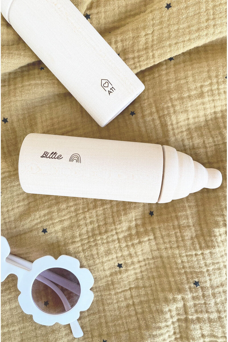 Le biberon en bois personnalisable : ce bel objet souvenir - APRIL ELEVEN