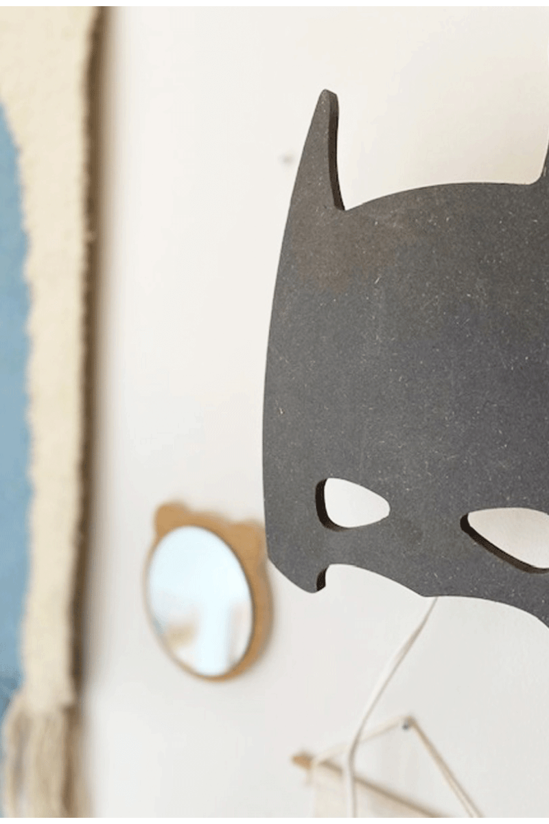 Applique Super héro en bois noir - APRIL ELEVEN