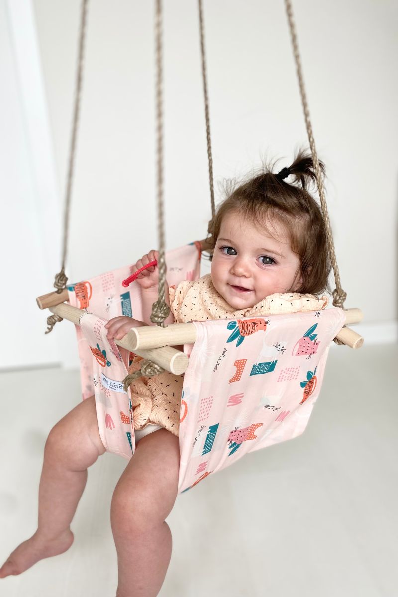 Balançoire bébé intérieur | imprimé rose chat en tissu