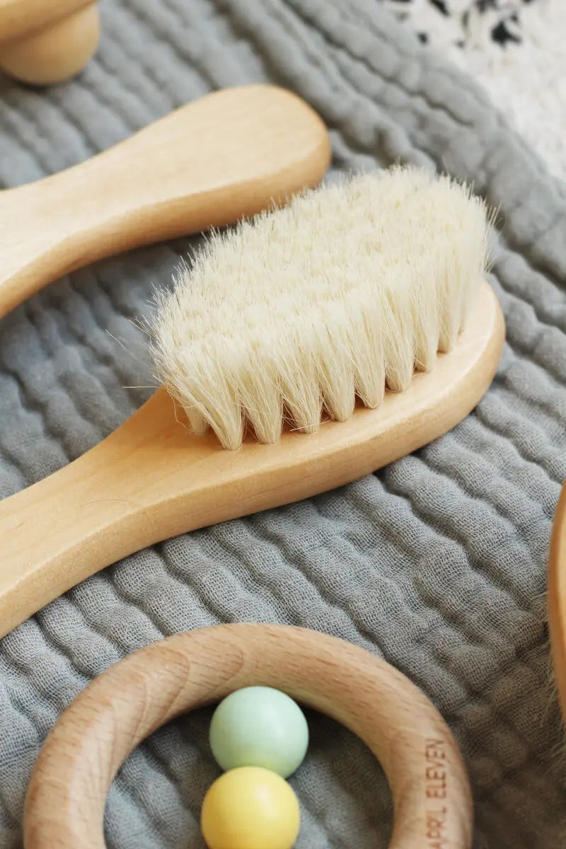 Brosse cheveux bébé personnalisée en bois - APRIL ELEVEN