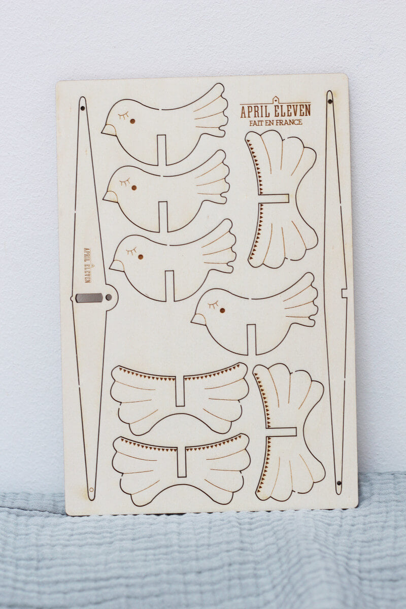 Mobile oiseau en bois - APRIL ELEVEN