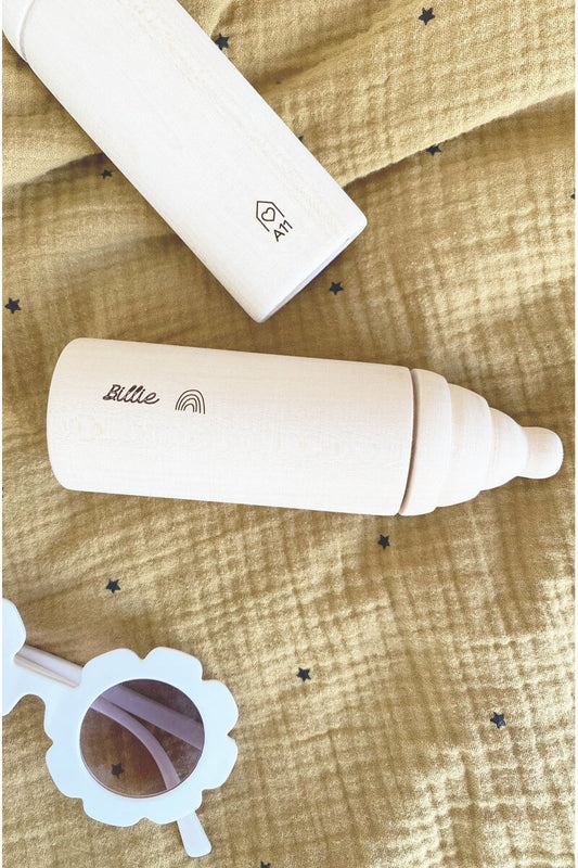 Le biberon en bois personnalisable : ce bel objet souvenir - APRIL ELEVEN