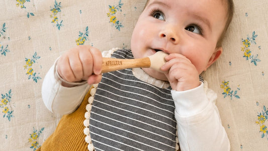 Premier repas bébé : conseils et recettes