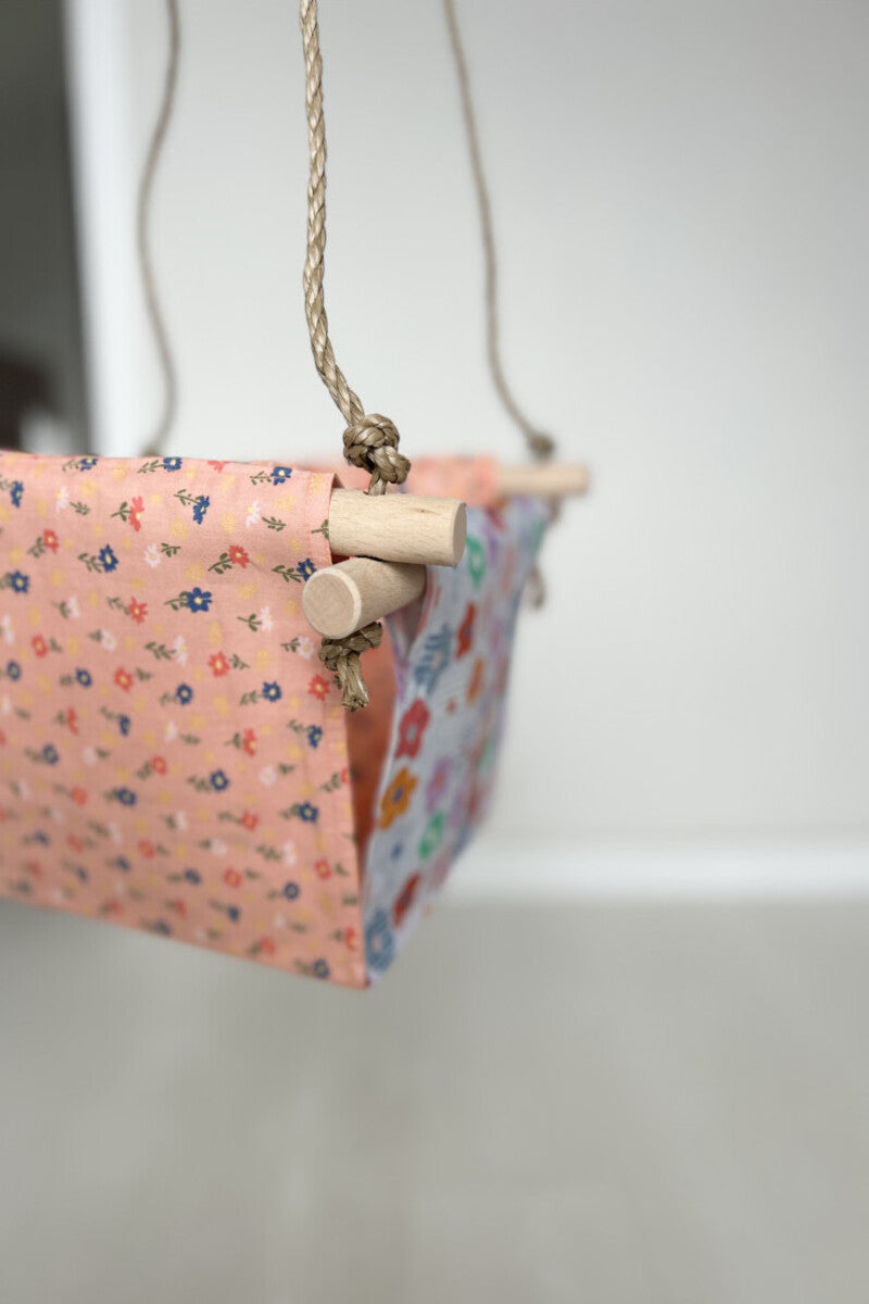 Balançoire bébé intérieur | Mix imprimés fleuris en tissu APRIL ELEVEN