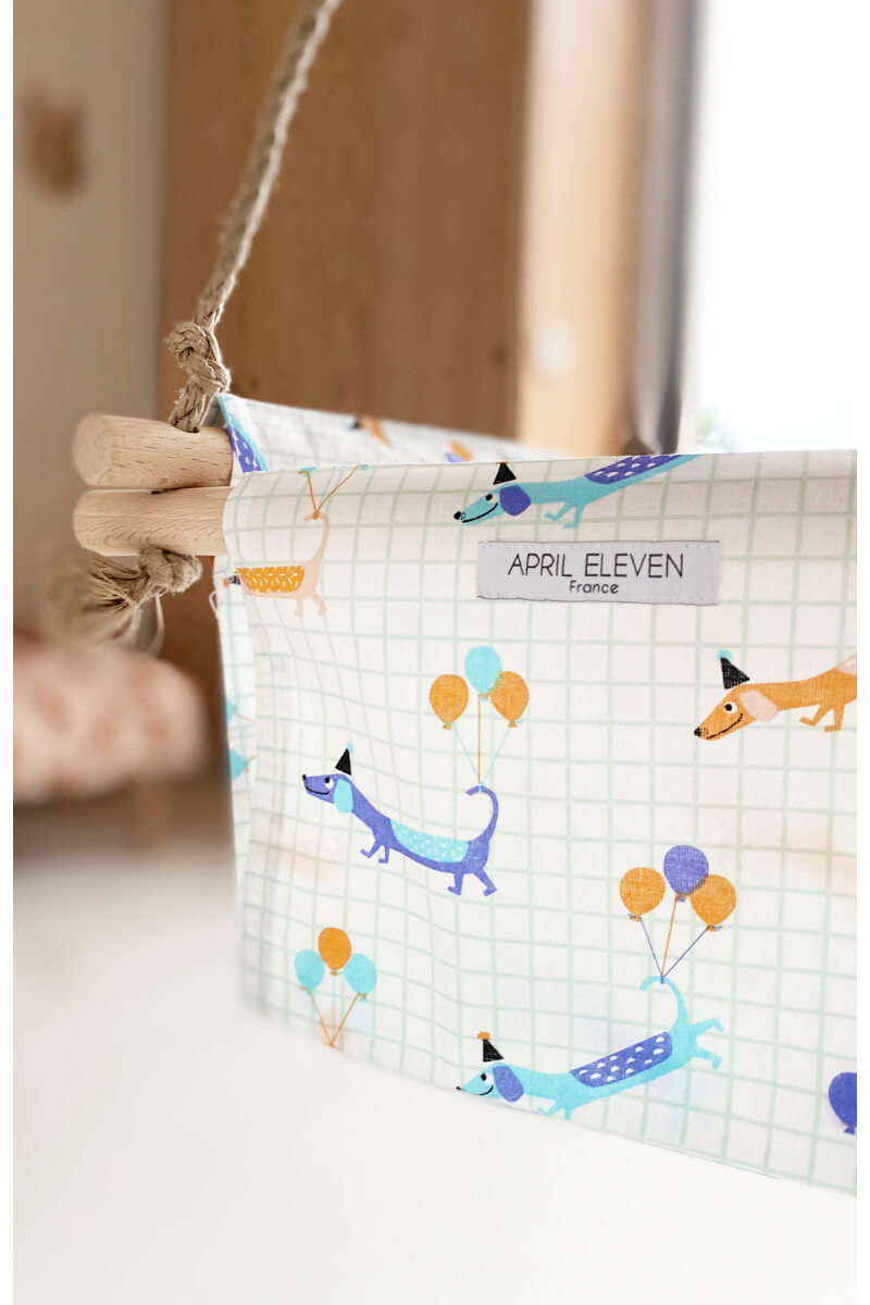 Balançoire enfant intérieur | imprimé chien en tissu APRIL ELEVEN