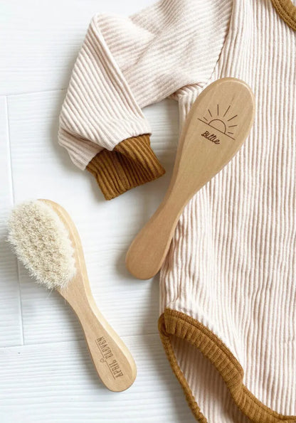 Brosse bébé personnalisée en bois APRIL ELEVEN