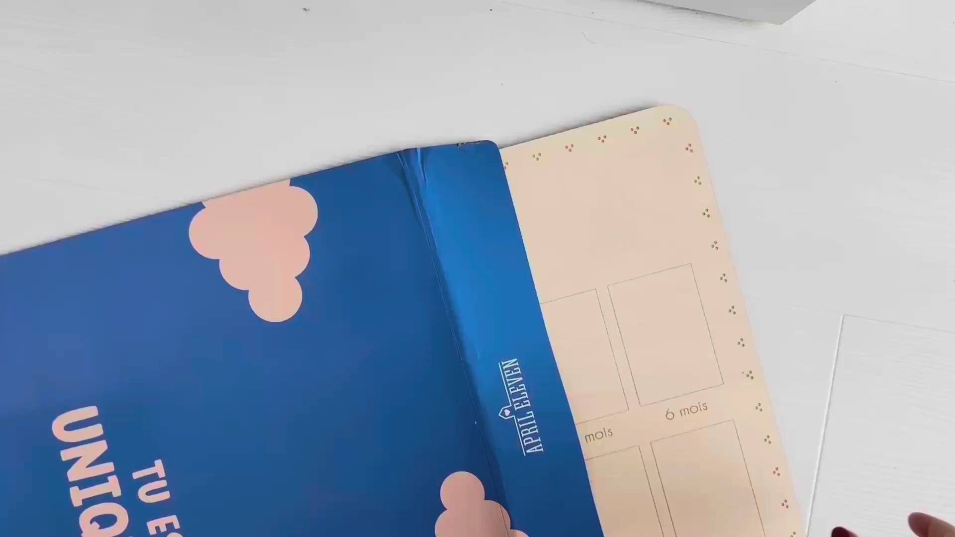 Charger la vidéo : impression et dimension pour photo de panneau photo ma première année