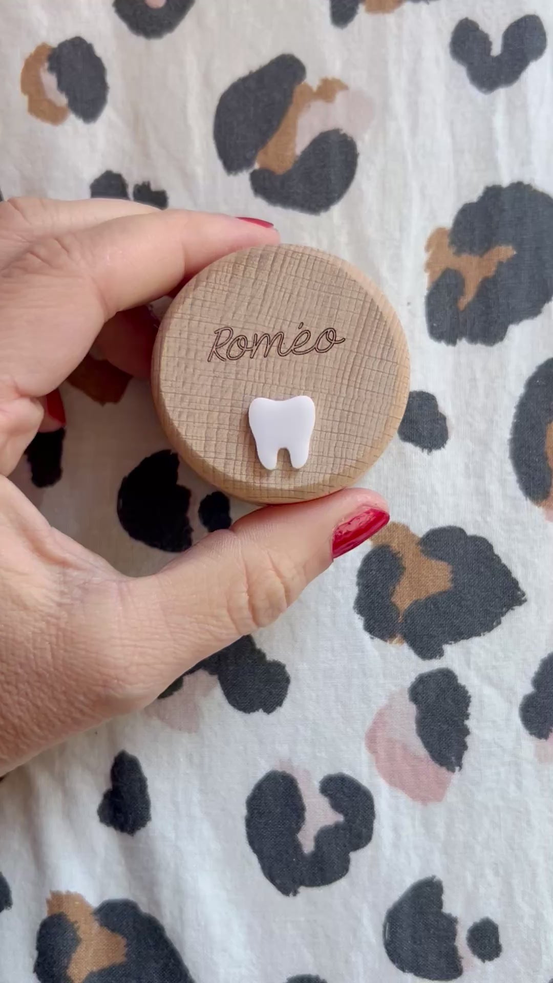 Offrez une boîte à dents personnalisée en bois – Le cadeau idéal pour bébé