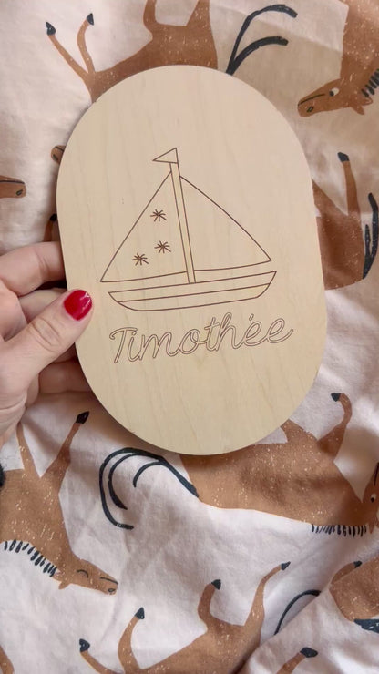 Plaque en bois personnalisable avec le prénom de l'enfant